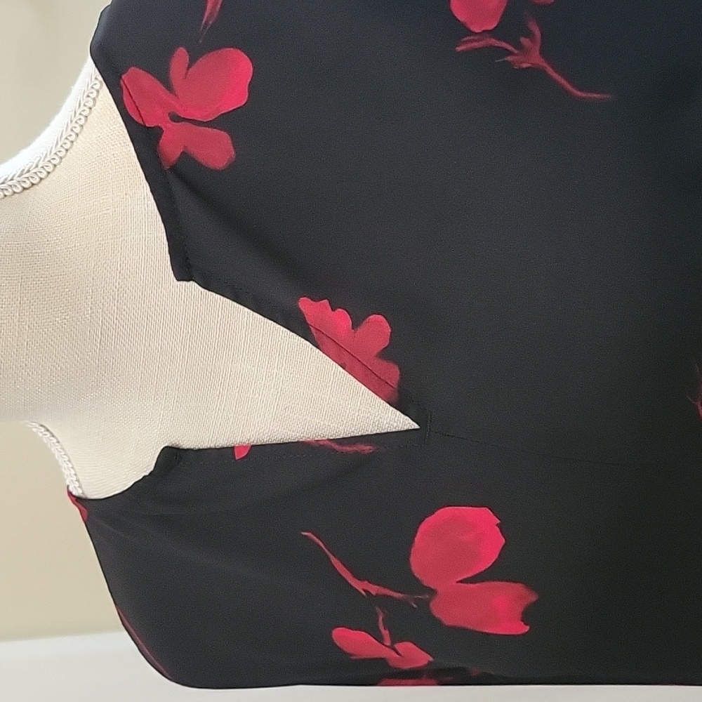 The Limited black red floral top long statement sleeve modified Vneck Med EUC… - Picture 2 of 9